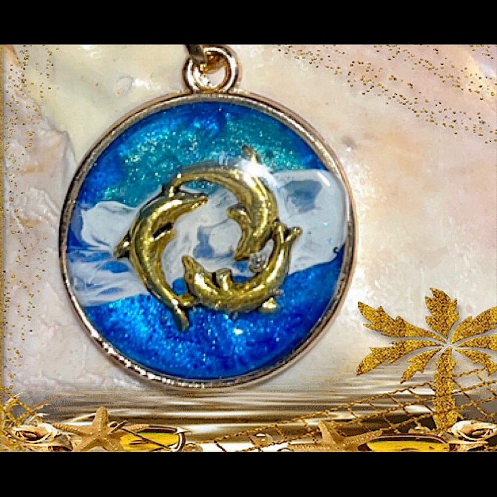 NWT Ocean Pendant Necklace Dolphins at Play - Picture 3 of 3